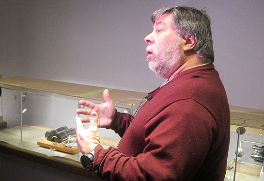 Steve Wozniak with George Stibitz's one-bit computer from 1936